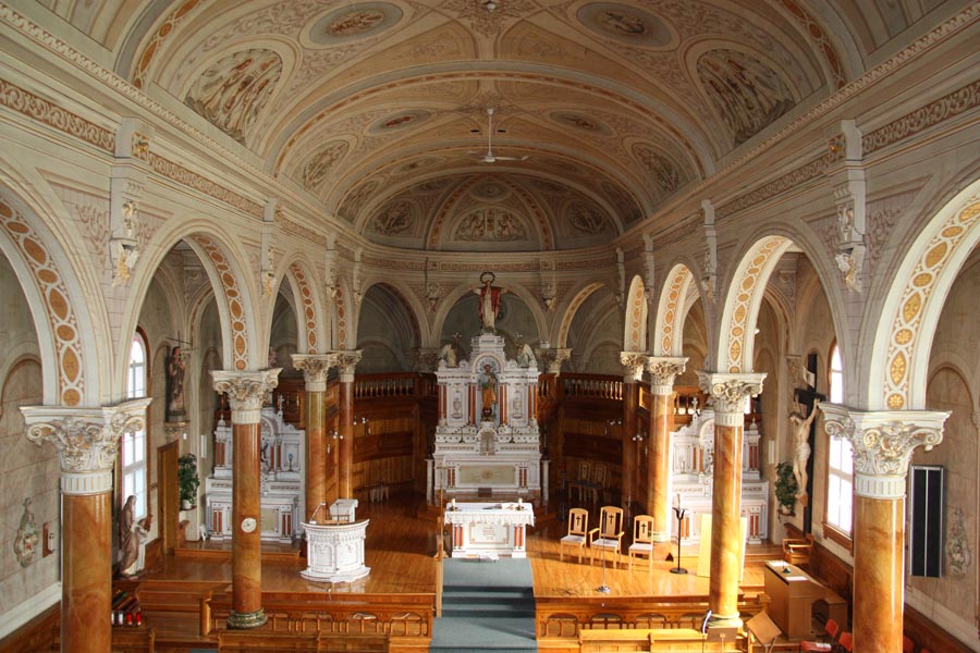Décor intérieur de l’église Saint-Faustin